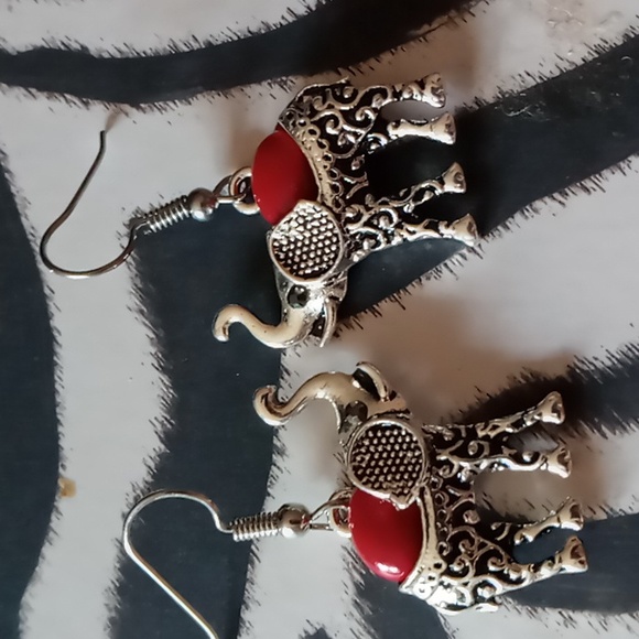 ELEPHANT SET/RED CORAL 3-PIECE NECKLACE/BRACELET / EARRINGS - Picture 5 of 5